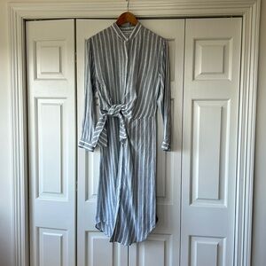 Frame striped linen shirt dress in a very good condition, long sleeve in midi
